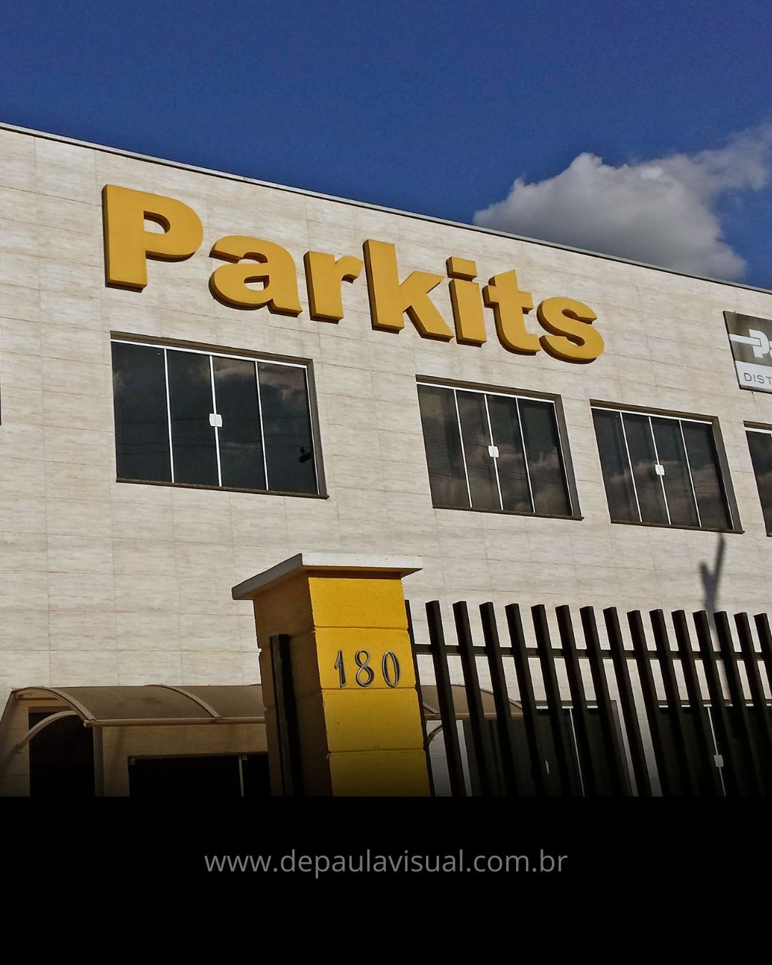 Letras grande _Parkits_.jpg